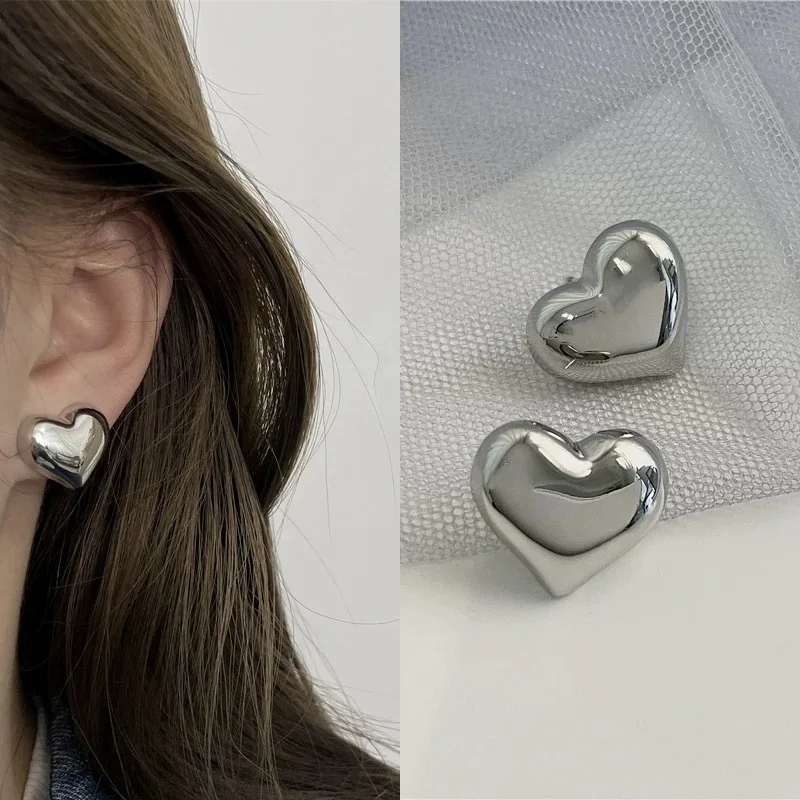 Love Heart Stud Earrings Gold Color Smooth Surface Minimalist Fashion Metal Earrings for Women Wedding Bridal Jewelry Gift