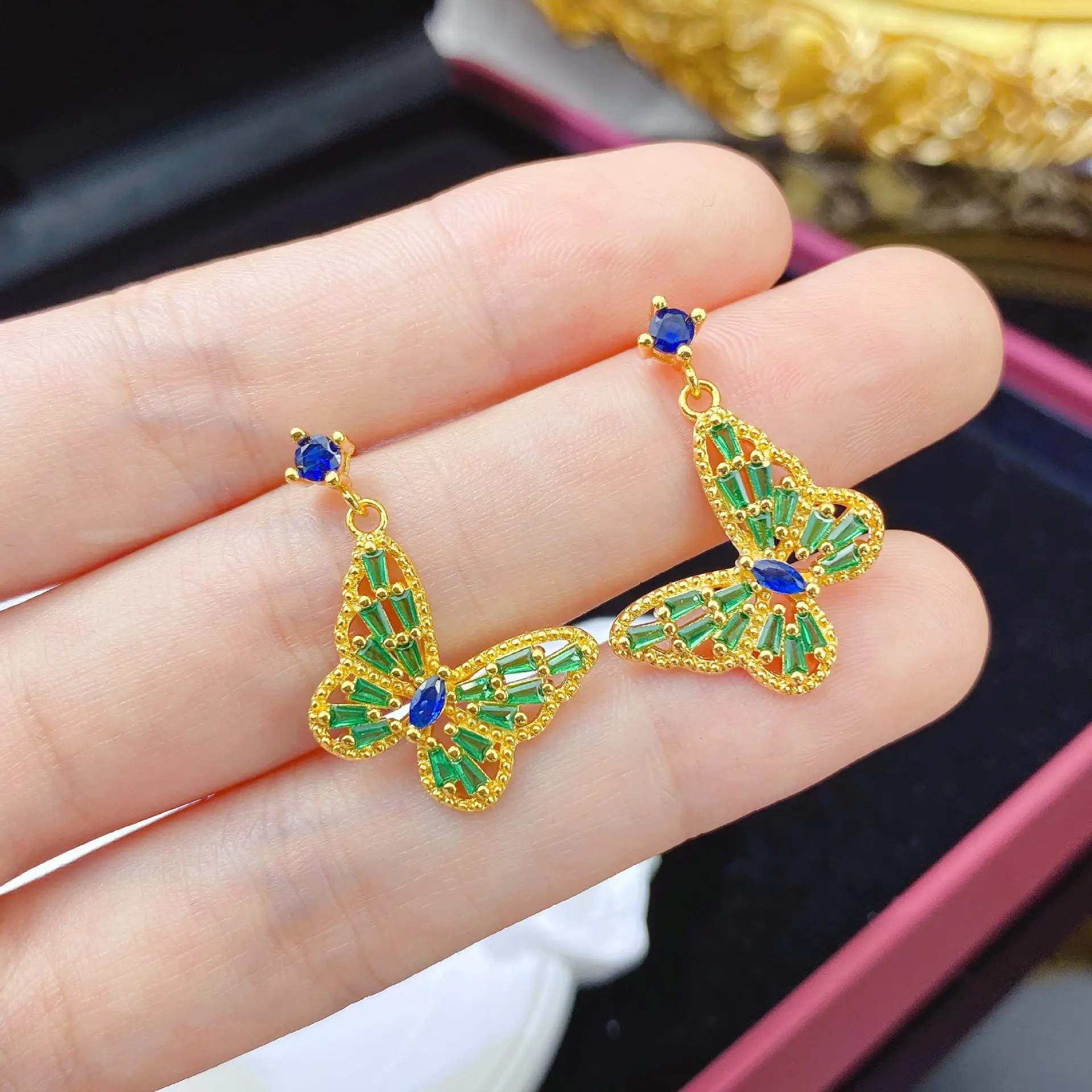 DIY accessories Lace French butterfly niche designer hollow stud earrings women's light luxury Internet celebrity earrings senio