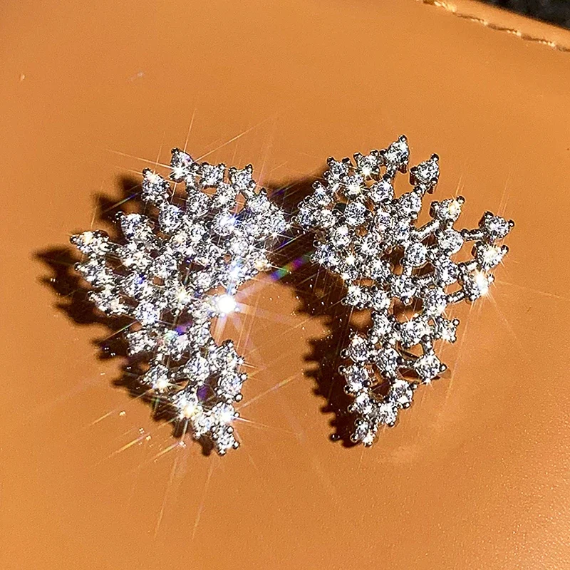 Huitan wspaniałe damskie kolczyki sztyfty pełne z małą cyrkonią sześcienną Bling Bling kobiece akcesoria wesele modna biżuteria — zdjęcie 6