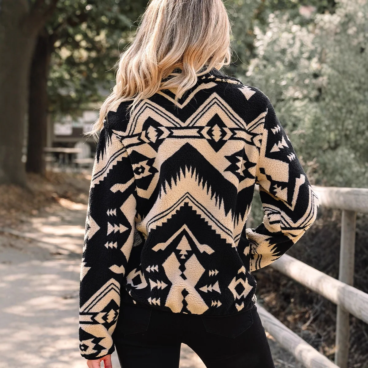 Sweat-shirt ample à manches longues pour femme, demi-fermeture éclair, imprimé géométrique, grande poche, haut chaud, nouvelle collection automne hiver 2025