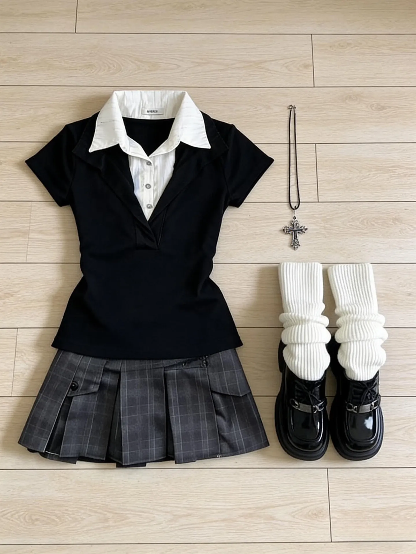 

Korean College Style Women's Summer Slim Fit Short Sleeve Top And A-Line Pleated Short Skirt Two-Piece Set Casual Fashion