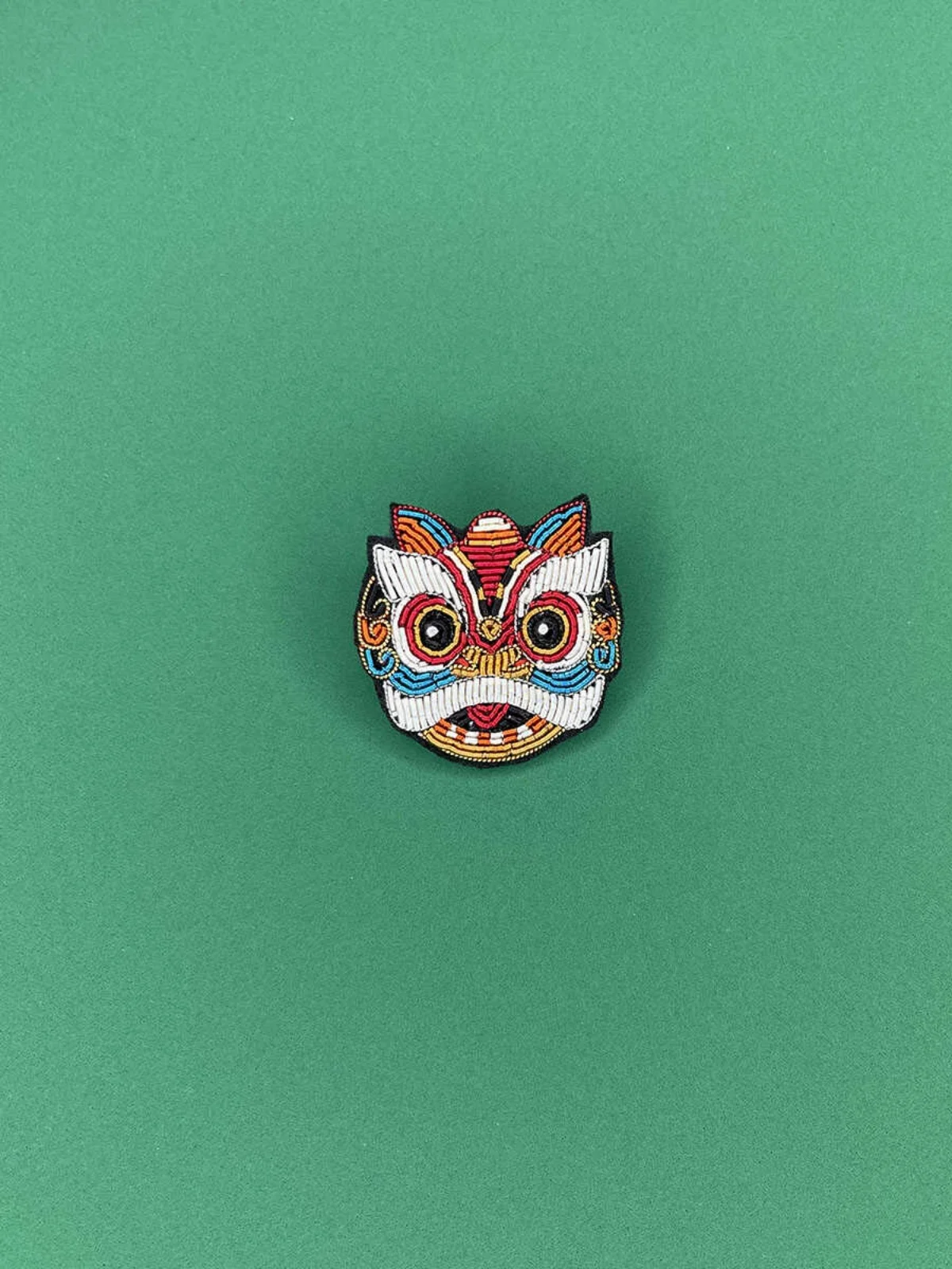 

Handembroidered Chinese animal pattern clothing accessories brooch size universal Indian silk