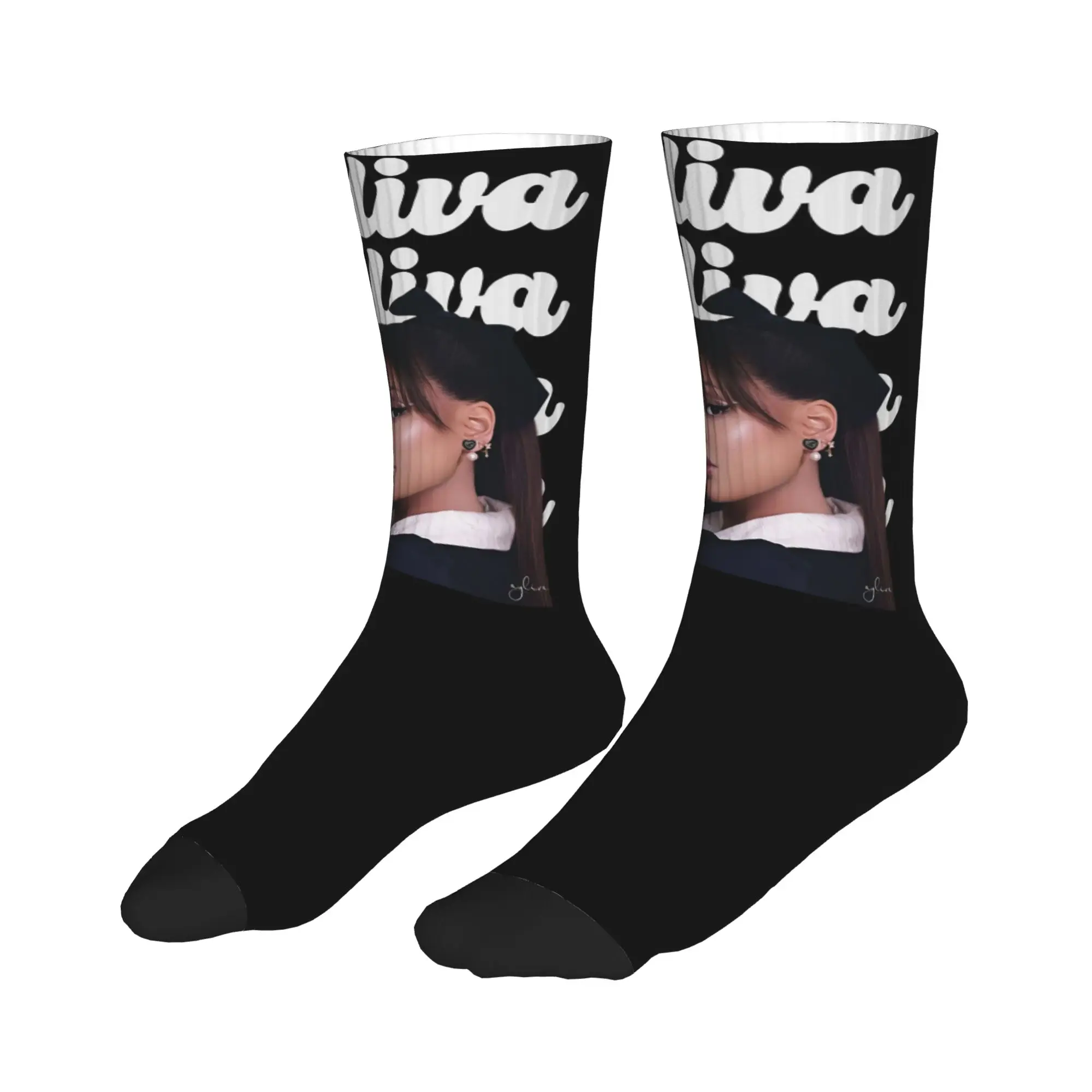 

All Seasons Stockings Pop Art Ayliva In Liebe Sport Socks Casual Middle Tube Socks for Men Women Christmas Gifts