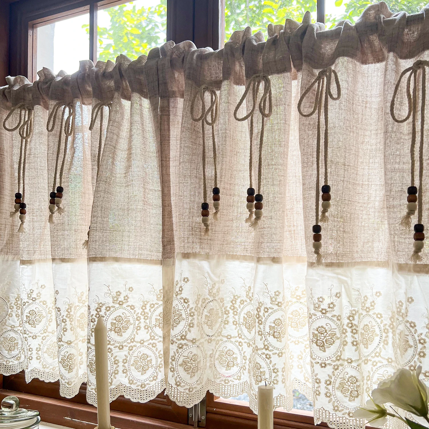 ريفي تقليد الكتان عادي الستار مع الخشب حبة الربط التطريز الدانتيل ستارة قصيرة لنافذة المطبخ ، مقهى نصف الستار