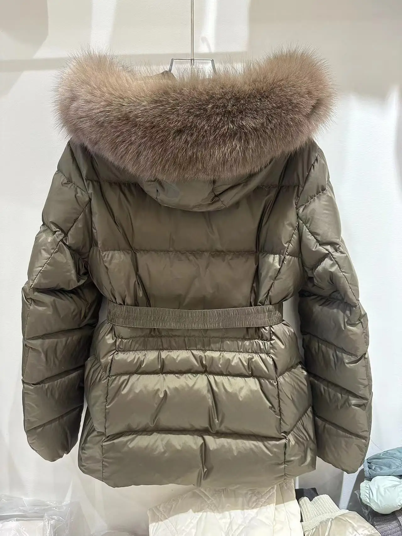 Jaqueta Curta de Pluma de Pato Branca ssa Tamanho Pequ Casaco F com ande Gola de Pele e Design Ajustado para o...