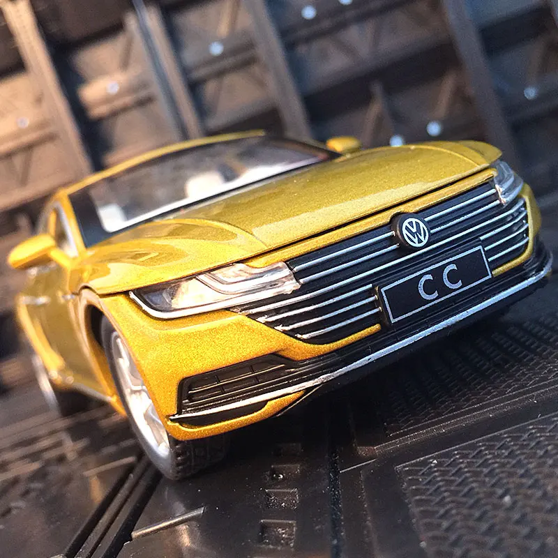 1:32 puertas de modelo de coche de aleación Volkswagen CC y capó de motor, el maletero se puede abrir tiene funciones de sonido y iluminación simuladas