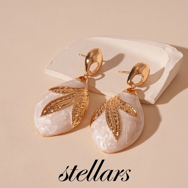 

Vintage Silver Stud Earrings Geometric Oil-Drip Leaf Water Drop Design Simple Elegant Unique High-End Feel Jewelry for Women