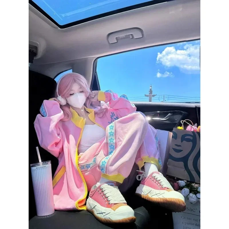 سترة صوفية عصرية فضفاضة فضفاضة لربيع وخريف 2025 من قطعتين بدلة رياضية ترفيهية من الدوبامين للسيدات