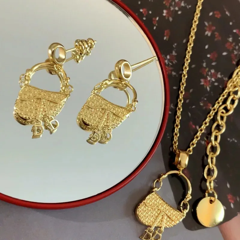 

YISON French Luxury Gold-plated, Saddle Bag Pendant Earrings & Necklace, Elegant Versatile, Stylish Hot Sale Jewelry Set