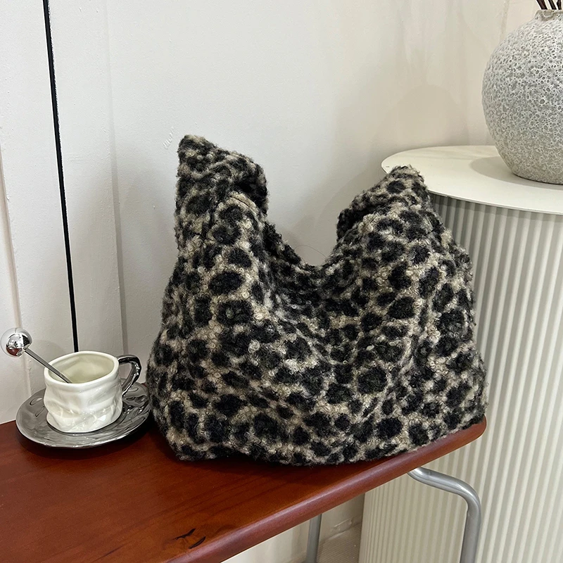 

Faux Suede Leopard Large Capacity Shoulder Bag Casual Versatile Ladies Bags 2025 Hot Sale Autumn Soft Women's Handbags