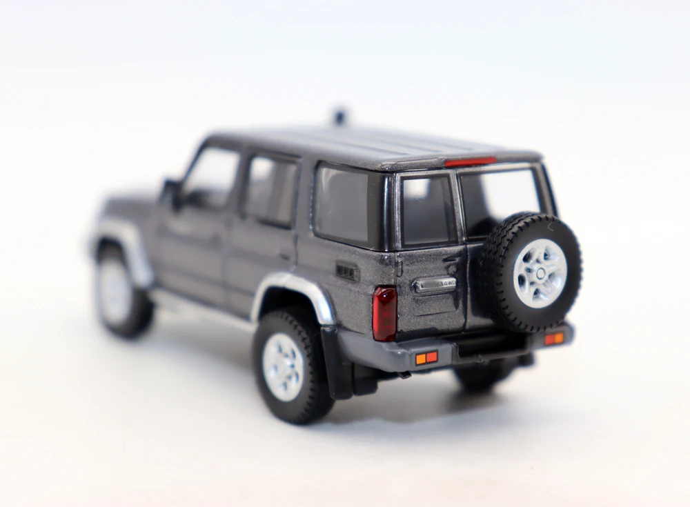 PARA64 1:64 Scale Land Cruiser 76 Diecast Alloy Toy Cars Simulation Model For Collection gift
