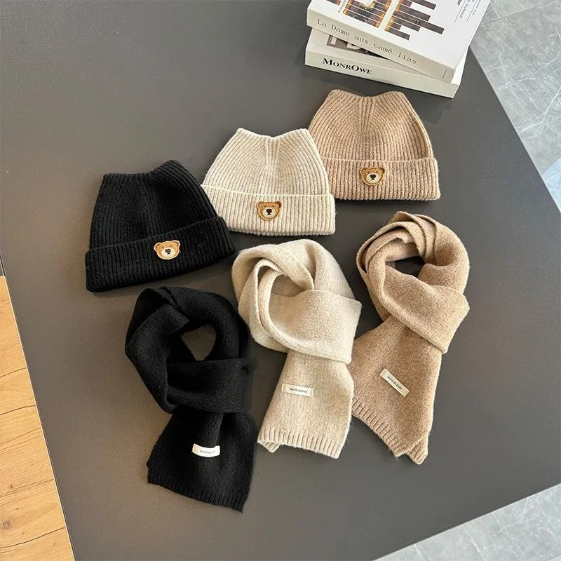 Children's hats and scarves two-piece autumn and winter new Yangqi middle and large children's ear protection knitted cap scarf