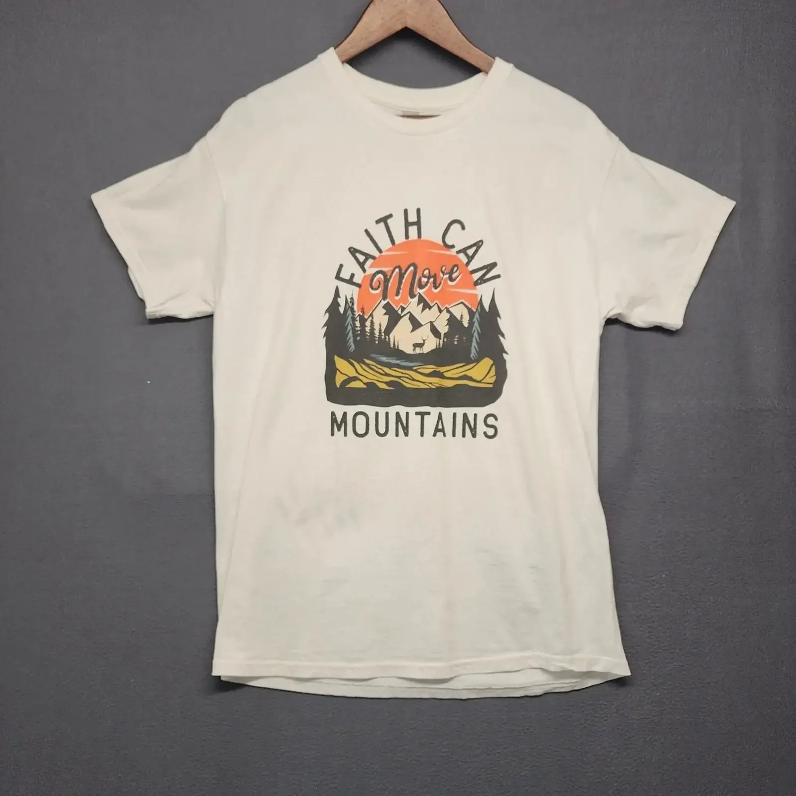 Camiseta grande para hombre, blanca, Faith Can Move Mountains, para senderismo, campamento, Gorpcore, al aire libre, estilo vintage, lavada, elegante, suave, ropa de diseñador
