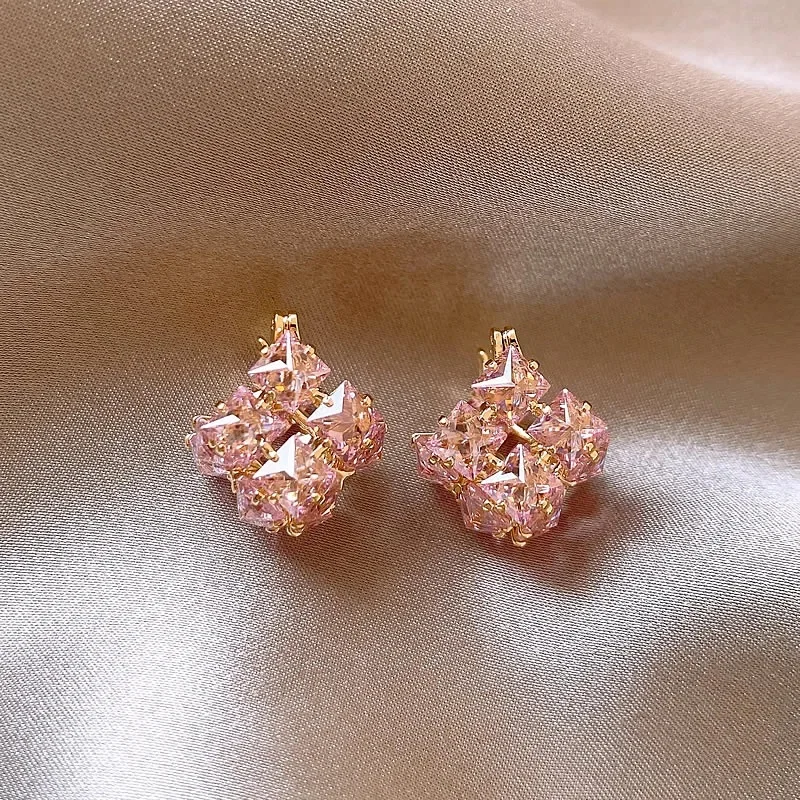 2024 French new design fashion jewelry silver color luxury zircon square earrings elegant women\'s evening party accessories