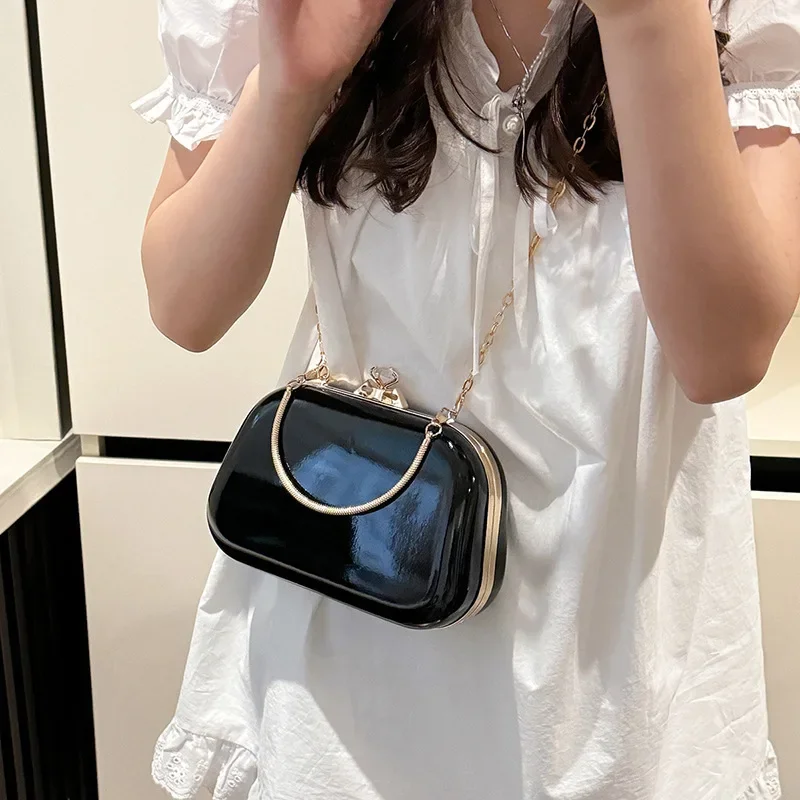 

Women's Fashionable Shiny Dress Dinner Bag Niche Stylish Versatile Chain Box Bag Trendy Accessory for Special Occasions