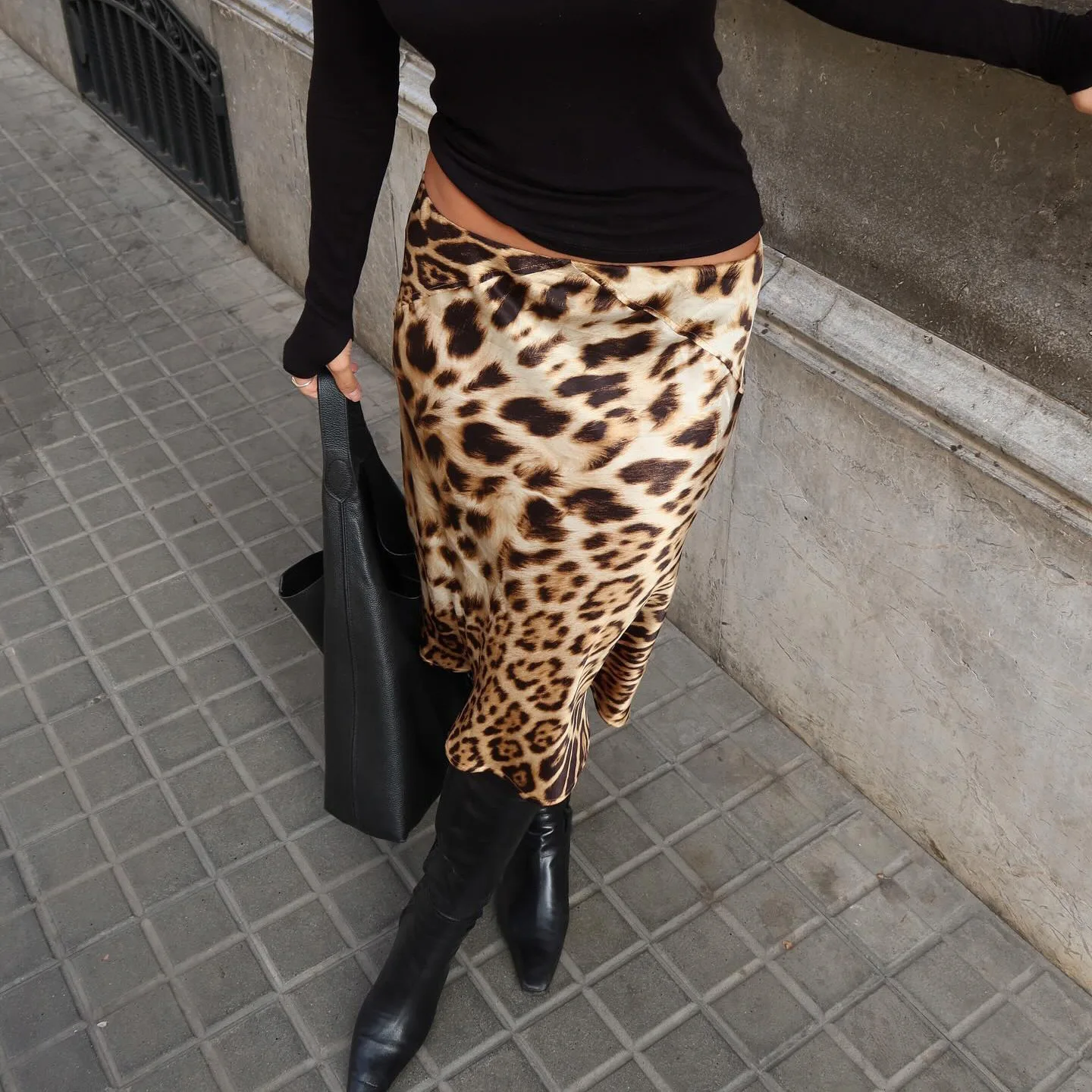 Leopard Print Midi Skirt-Vintage Low Waist Wrap Detail Chic Silhouette Flattering Fit Y2K Retro Edgy Streetwear Daily Outfit