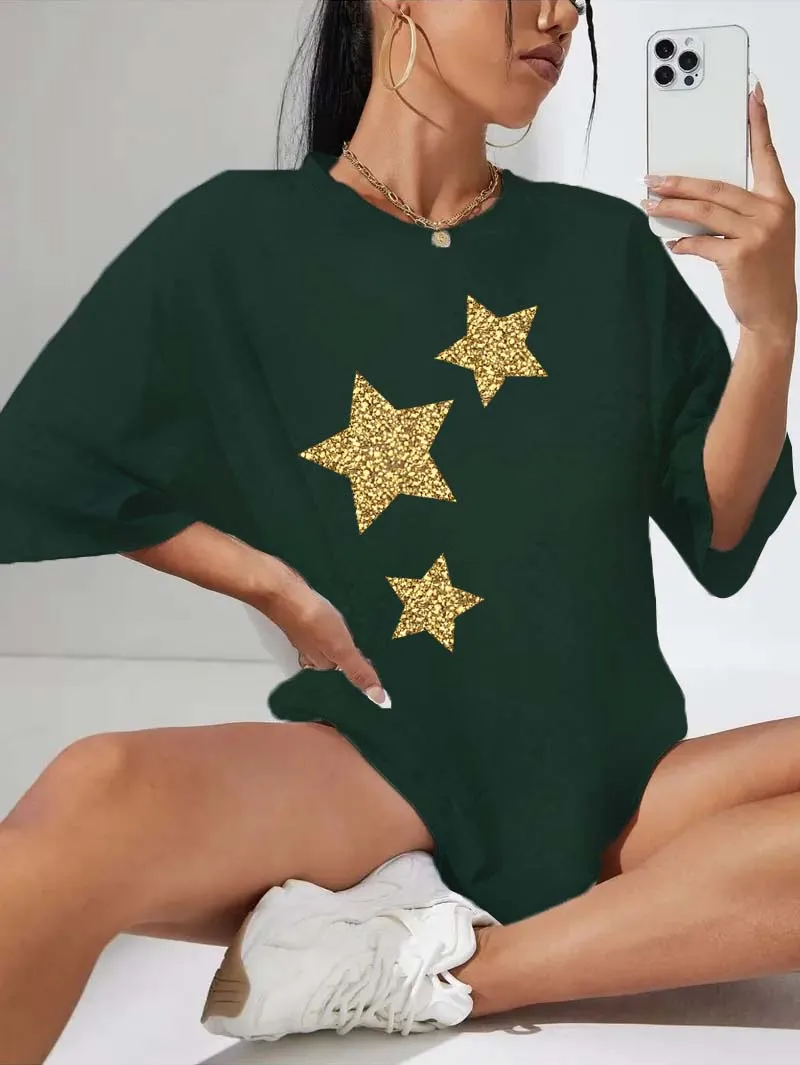 Stylowa koszulka damska plus size z luźnym krojem i wzorem gwiazd, elegancka i modna koszulka z motywem gwiazd dla kobiet.