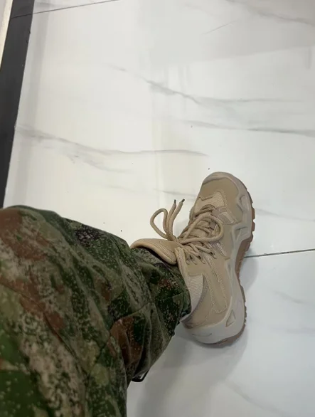 

New 2025 hot summer breathable comfortable hiking shoes outdoor casual shoes low top thin bottom shoes very good hiking