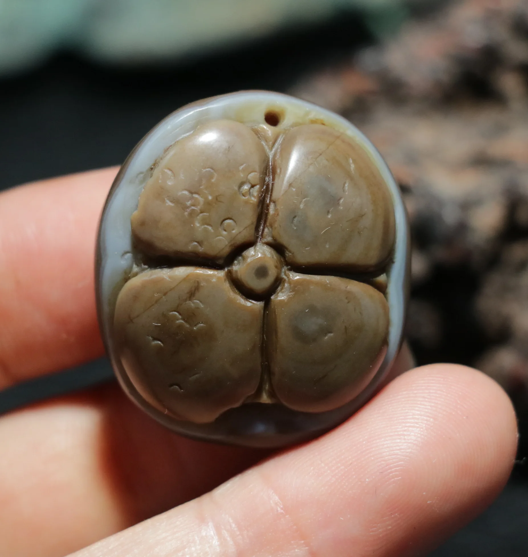 Magic Tibetan Natural Top Old Agate Coffee Color Sculptural Flower Goat Eye Heaven Eyed dZi Bead Pendant Amulet Elegant Beauty