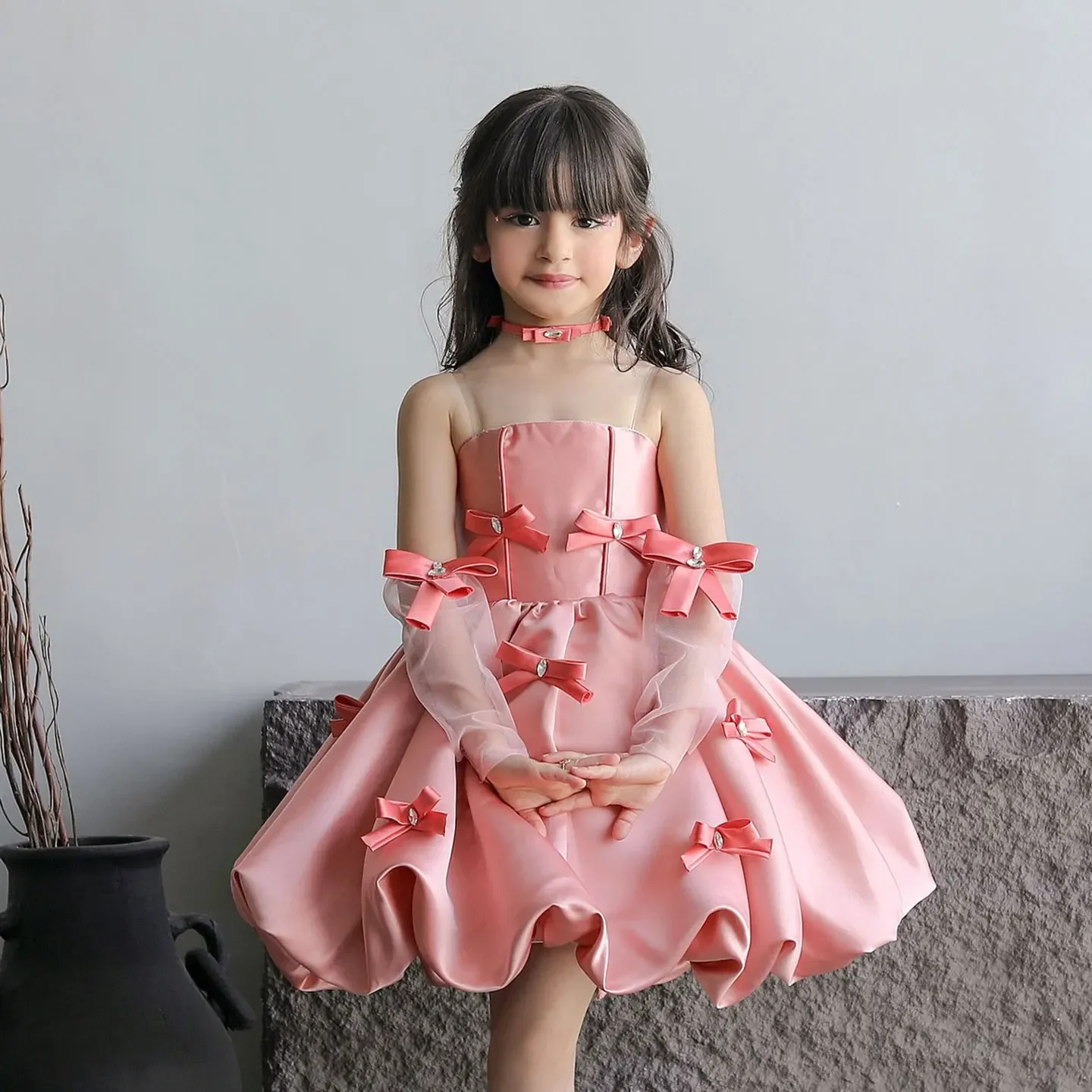 

Elegant Pink bow Arabic Flower Girl Dresses with Glove Dubai Backless for Kids Wedding Birthday Holiday Party Gown Customized