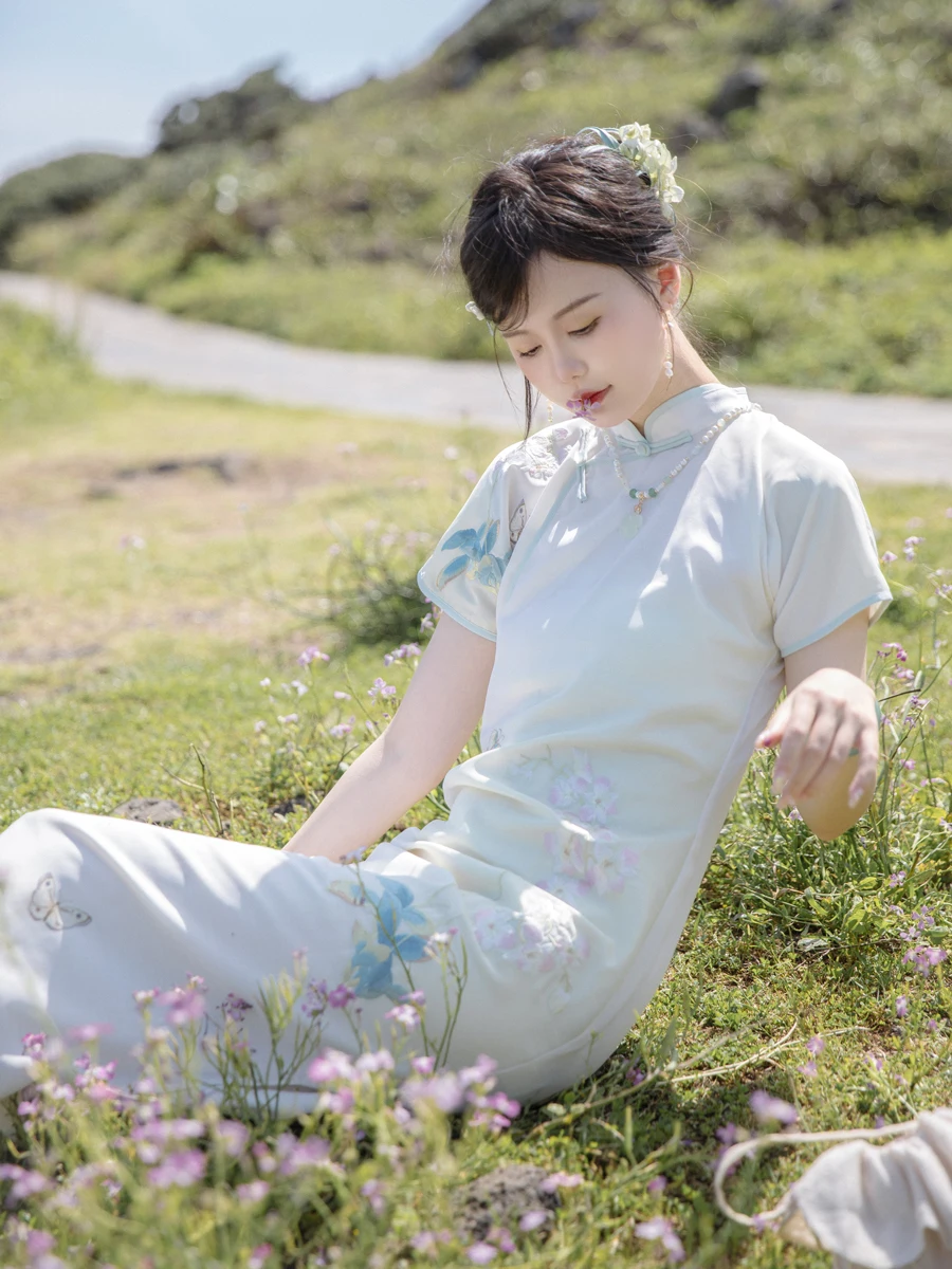 

Женское платье миди Chuan Dai Timel с цветочной вышивкой, открытым воротником, без орхидейных мотивов, винтажное, с коротким рукавом