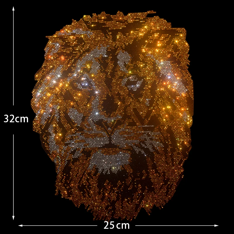 

High-quality rhinestone and creative lion head patterns are ironed on T-shirts, jeans, hoodies and clothing accessories