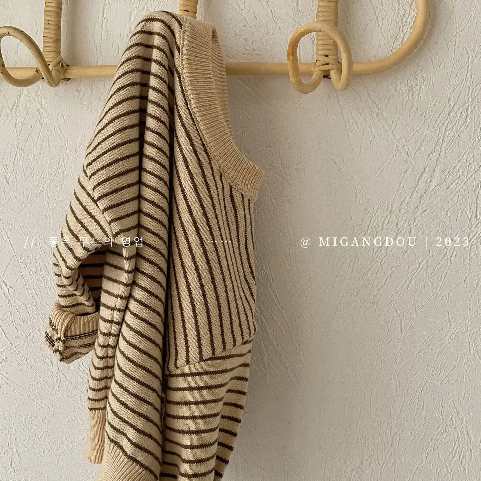 Childrens Clothing 2024 Autumn Winter New Striped Knitted Sweater Loose Top Versatile Trend Baby Girl Clothes image 4
