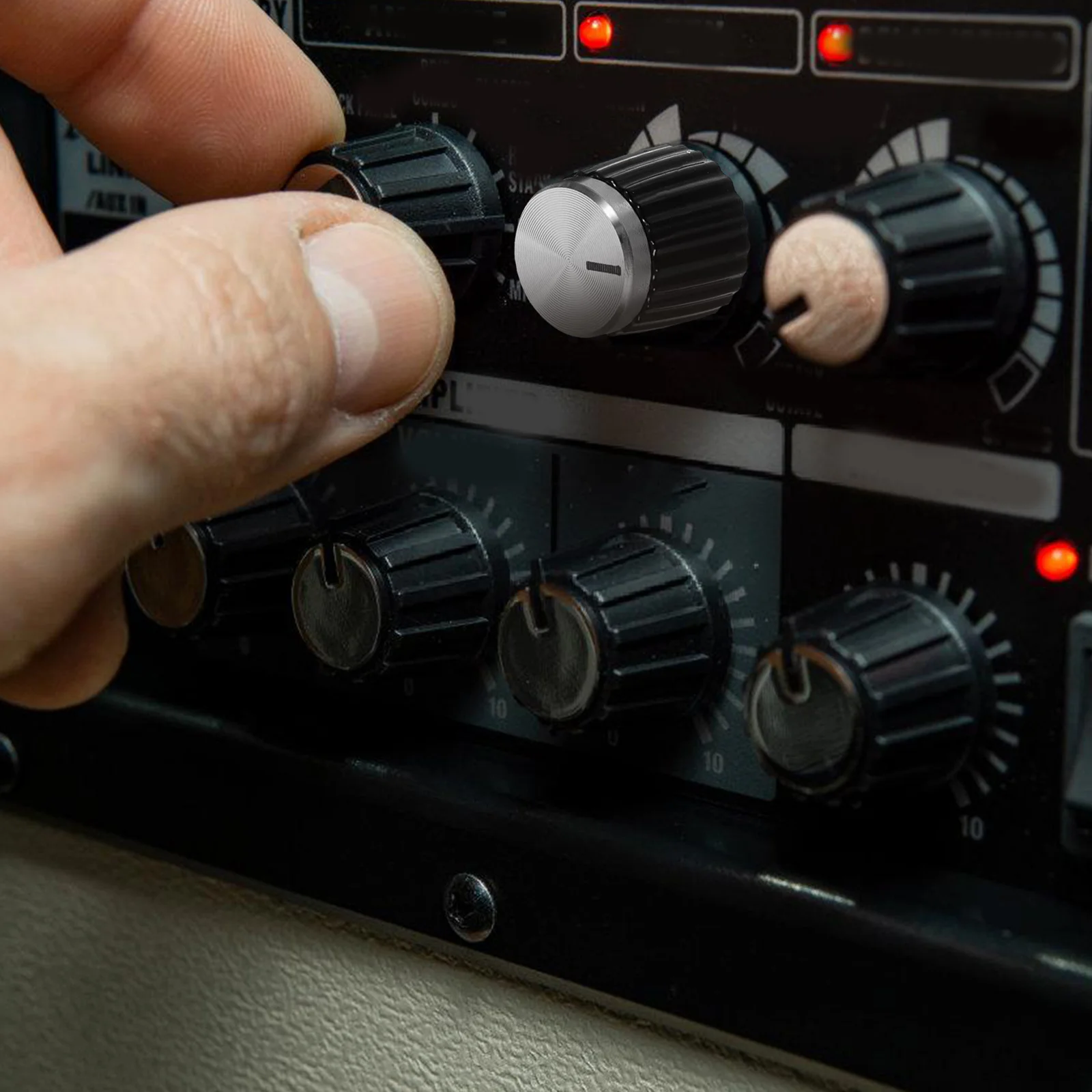 

4Pcs Audio Potentiometer Knobs Plastic Rotary Replacement Smooth Volume Tone Control for Guitar Amplifier Bass