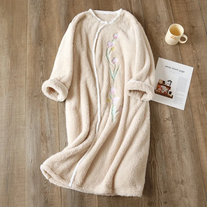 2223 Autumn/Winter New Women\'s Velvet Thickened Flannel Nightgown Coral Velvet Nightgown Bathrobe Long Bathrobe Nightgown