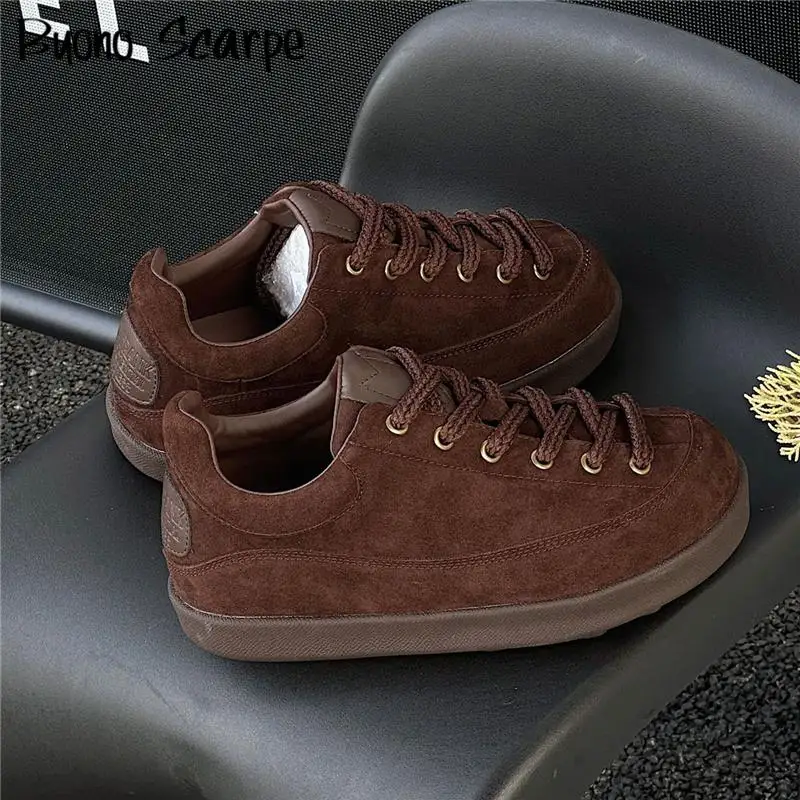 

2025 Роскошные дизайнерские замшевые женские кроссовки с круглым носком и толстой подошвой, однотонные женские кроссовки на шнуровке, новая модная повседневная обувь в стиле вестерн