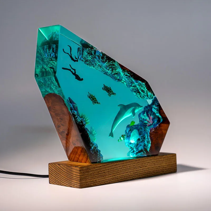Lámpara de mesa de resina con organismo de delfines y animales en el océano, decoración artística creativa, luz nocturna con tema de paisaje marino, carga USB
