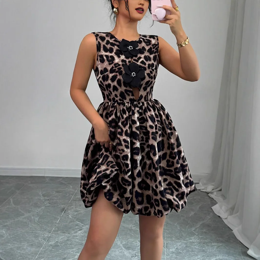 

In The Summer of 2025, The New Women's Fashion and Leisure Temperament Leopard-print Three-dimensional Flower Decoration Dress