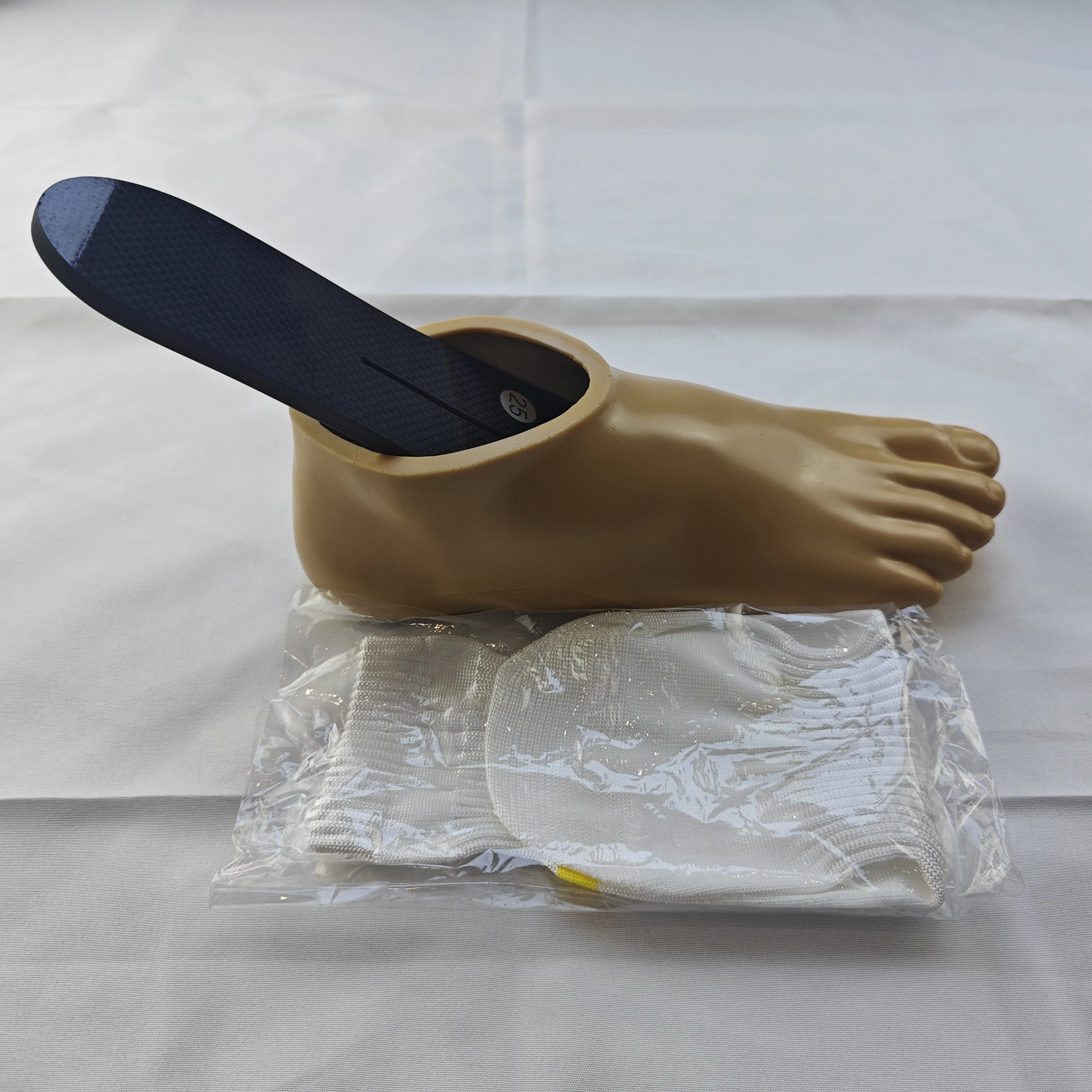 

CE and ISO certified high-strength lightweight carbon fiber foot orthosis Orthotics Carbon fiber chopart foot 1CF-001
