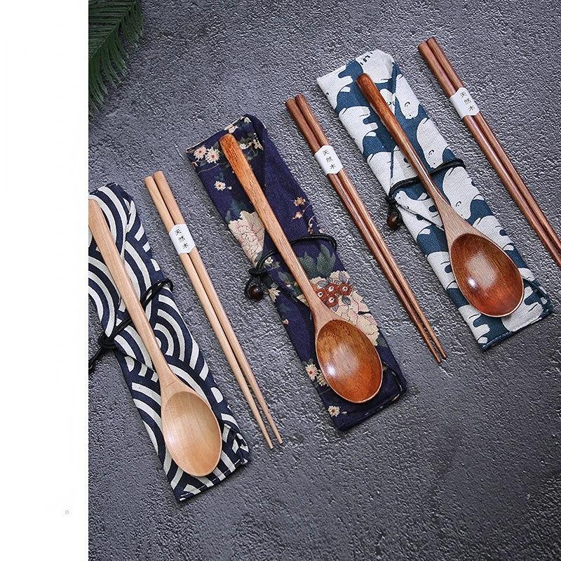 Japanese Wooden Tableware Set Portable Chopsticks Spoon Cutlery Set Travel Dinnerware Suit 1 Pairs Chopstick +1 Spoons