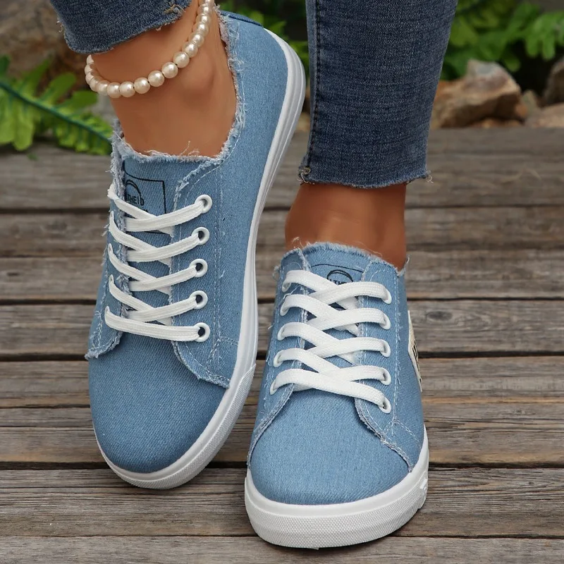 2026 Spring and Autumn Women's New Comfortable Vintage Round Toe Lace Solid Color Flat Shoes Women Fashinable Vulcanized Shoes