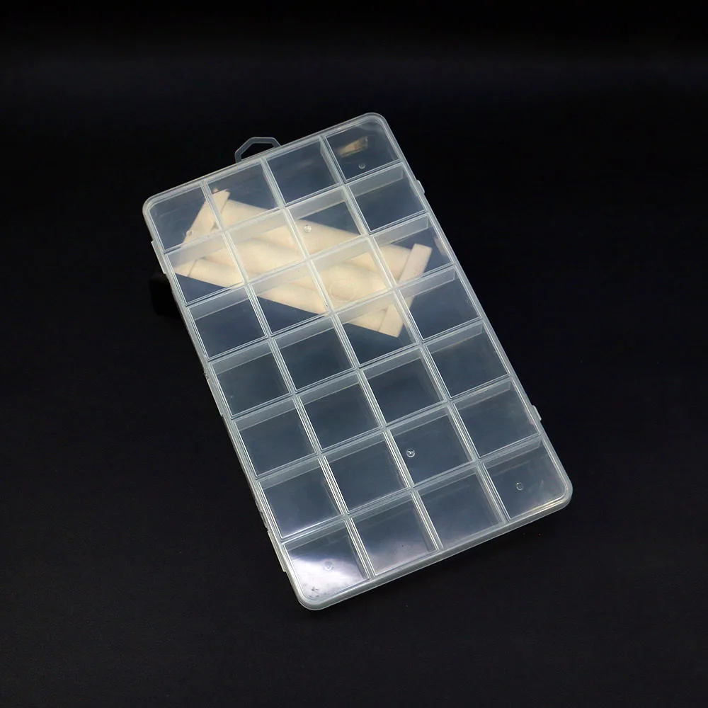 صندوق مجوهرات بلاستيكي شفاف مكون من 28 حجرة لتخزين الخرز الفضفاض وإكسسوارات المجوهرات الصغيرة وعناصر فن الأظافر