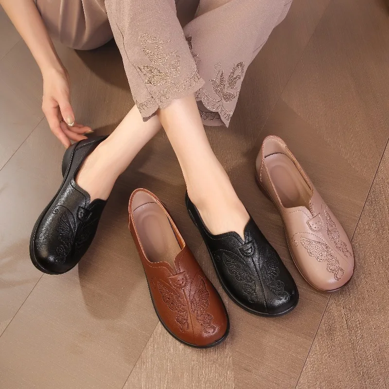 

women's flats shoes Big size 42 microfiber leather new embroidered butterfly loafers ladies moccasins Casual shoes mom flats