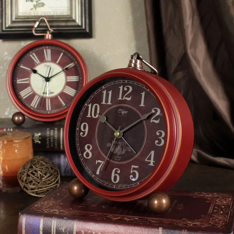New Retro Red Electronic Alarm Clock Metal 2025 New Creative Living Room Study Desktop Clock Ornaments Student Wake-up Artifact
