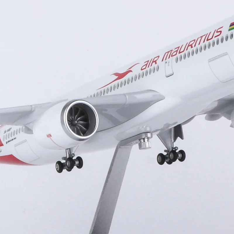 47cm 1/142 Scale Plane Mauritius Airways A350 Airplane Model Diecast Resin With LED Lights Stand Aviation Souvenir Desk Display