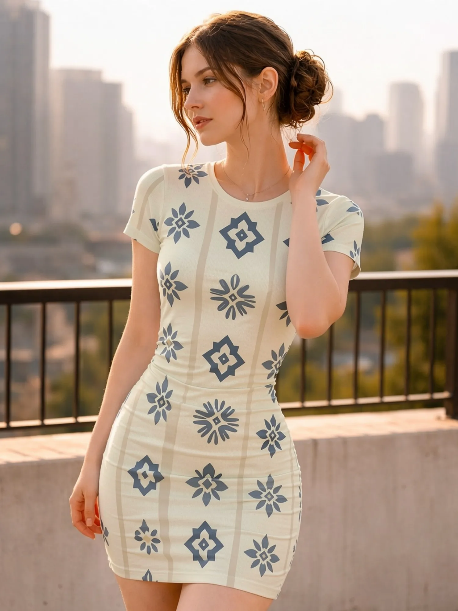 Robe Courte Moulante Femme à Manches Courtes, Col Rond, Imprimé Floral, Décontractée, pour Soirée Estivale, Flatterante, Amincissante, Tenue de Club, Robe d'Été