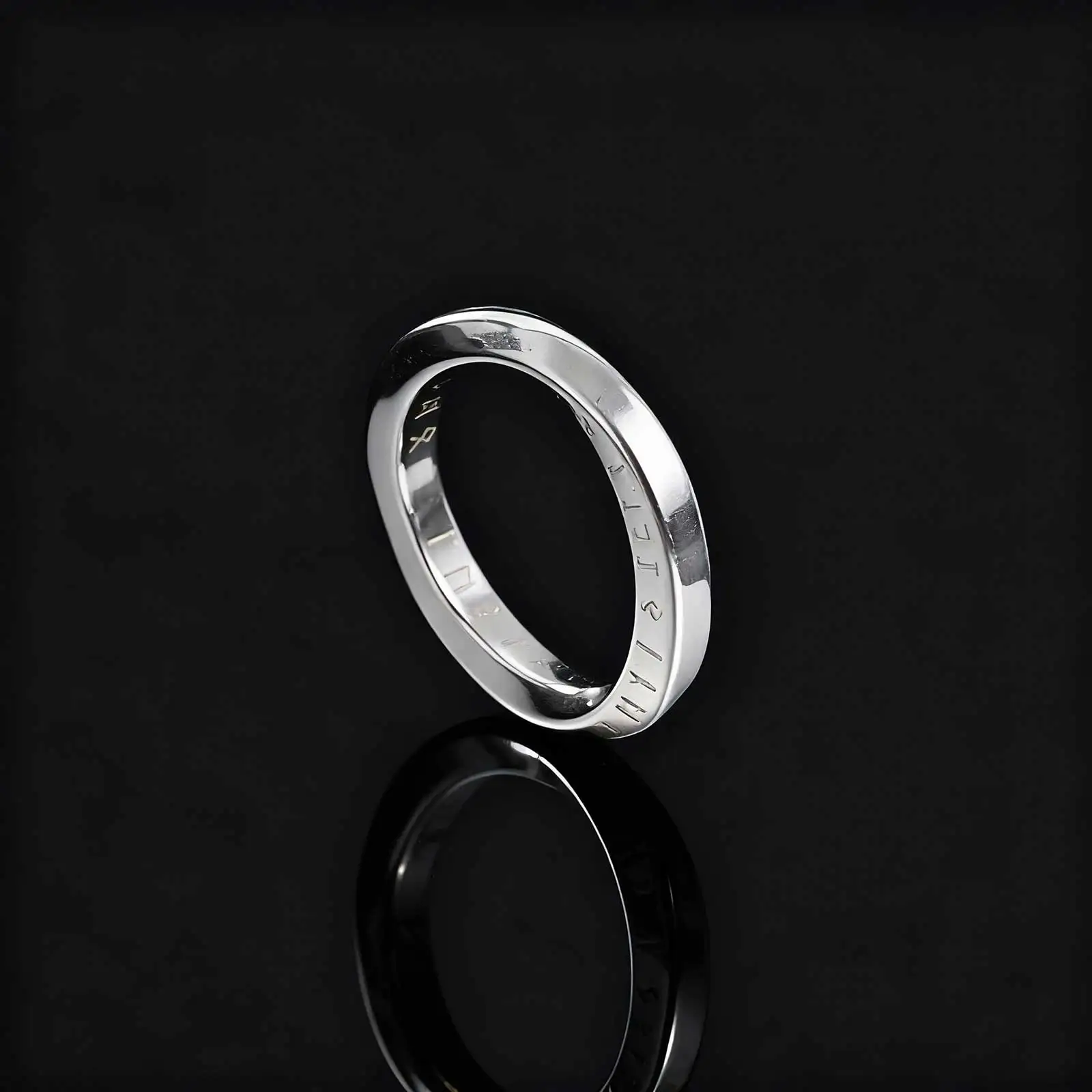 Vintage Viking Rune Symbol Mobius Ring for Men, Geometric Twisted Stainless Steel Rings, Fashion Finger Jewelry Size 7-12