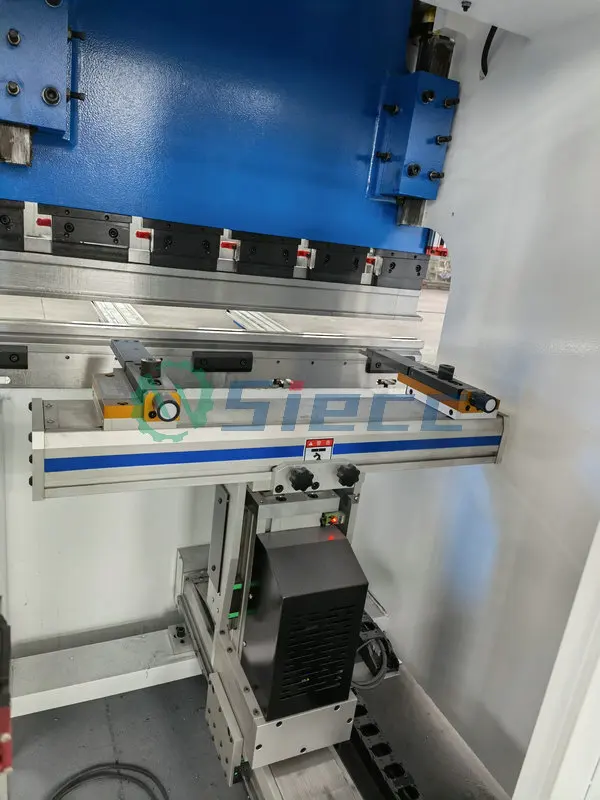 SIECCTECH رائجة البيع باستخدام الحاسب الآلي الانحناء هاينز الهيدروليكية 80 100 125 طن الصفائح المعدنية للطي الصحافة الفرامل هاين
