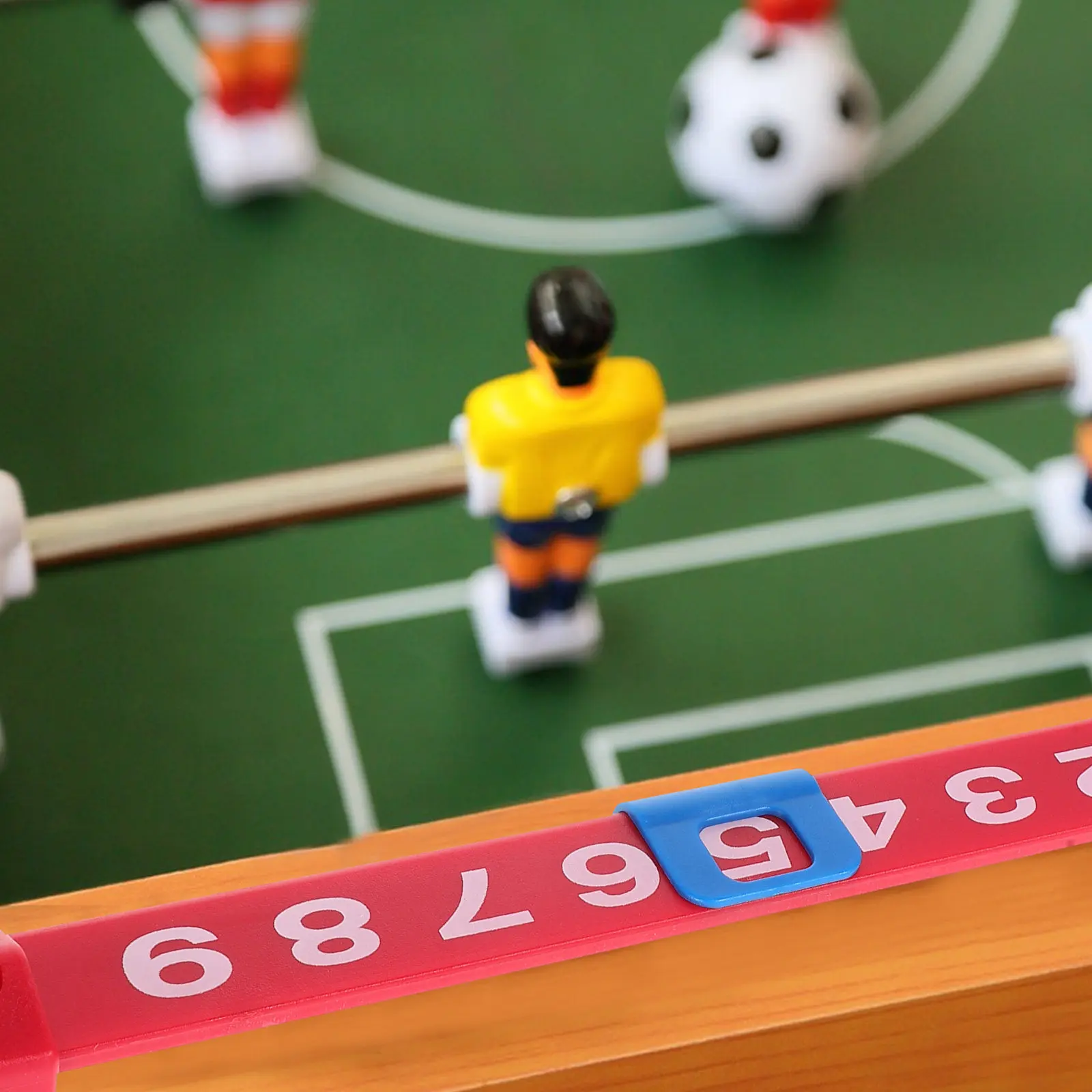 

2 шт. счетчиков очков для настольного футбола, прочные пластиковые устройства для подсчета очков, современный дизайн, аксессуары для игры в футбол, для многопользовательской игры
