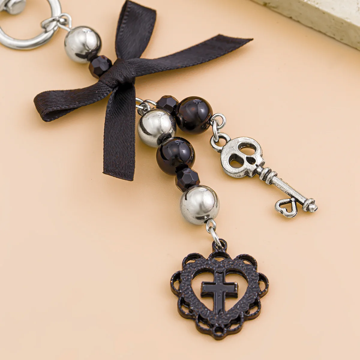 

New Summer Gothic Black Ribbon Bow Keychain Beaded Hollow Cross Heart Skull Key Pendant Bag Key Accessories Gift