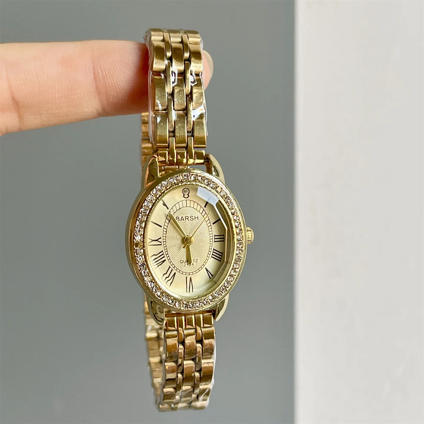 

Elegant women's watchclassic oval steel for womenstylish new allmatch quartz watch watch accessories women's highend watch