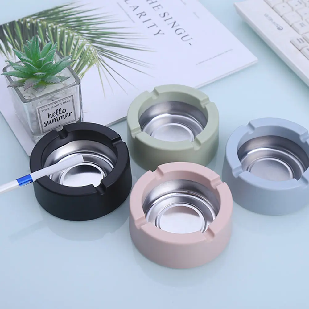 

4pcs Geometric Shape Ashtray Creative Tinplate Pp Material Strong Fall Resistant Wear-Resistant Compact Portable
