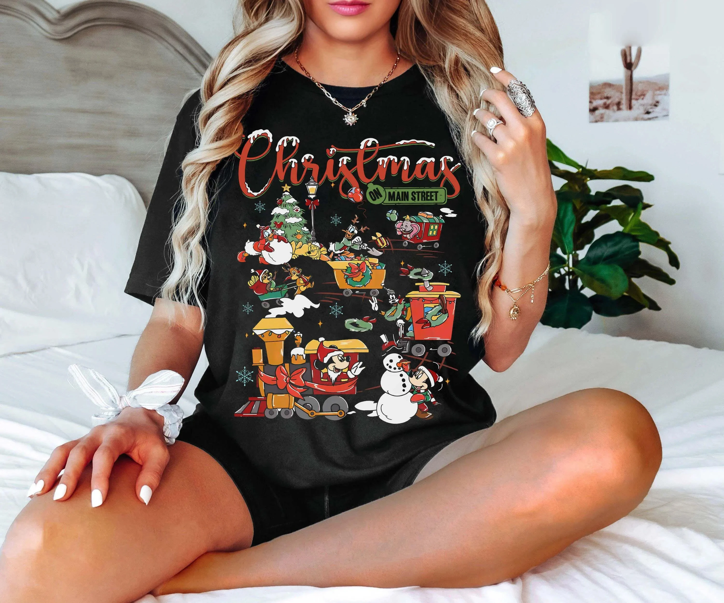 

Рождественская рубашка с поездом Диснея в стиле ретро, милая рождественская футболка с Микки и друзьями, подарок для семейных путешествий Disneyland