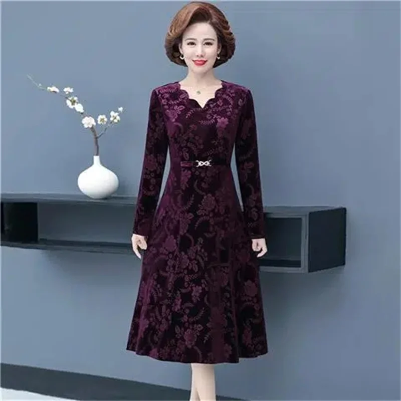 Middle-Aged And Elderly Female Autumn High Pressure Flower V-Neck Dress Temperament Long Sleeve Long Mother Dress Female Elegant