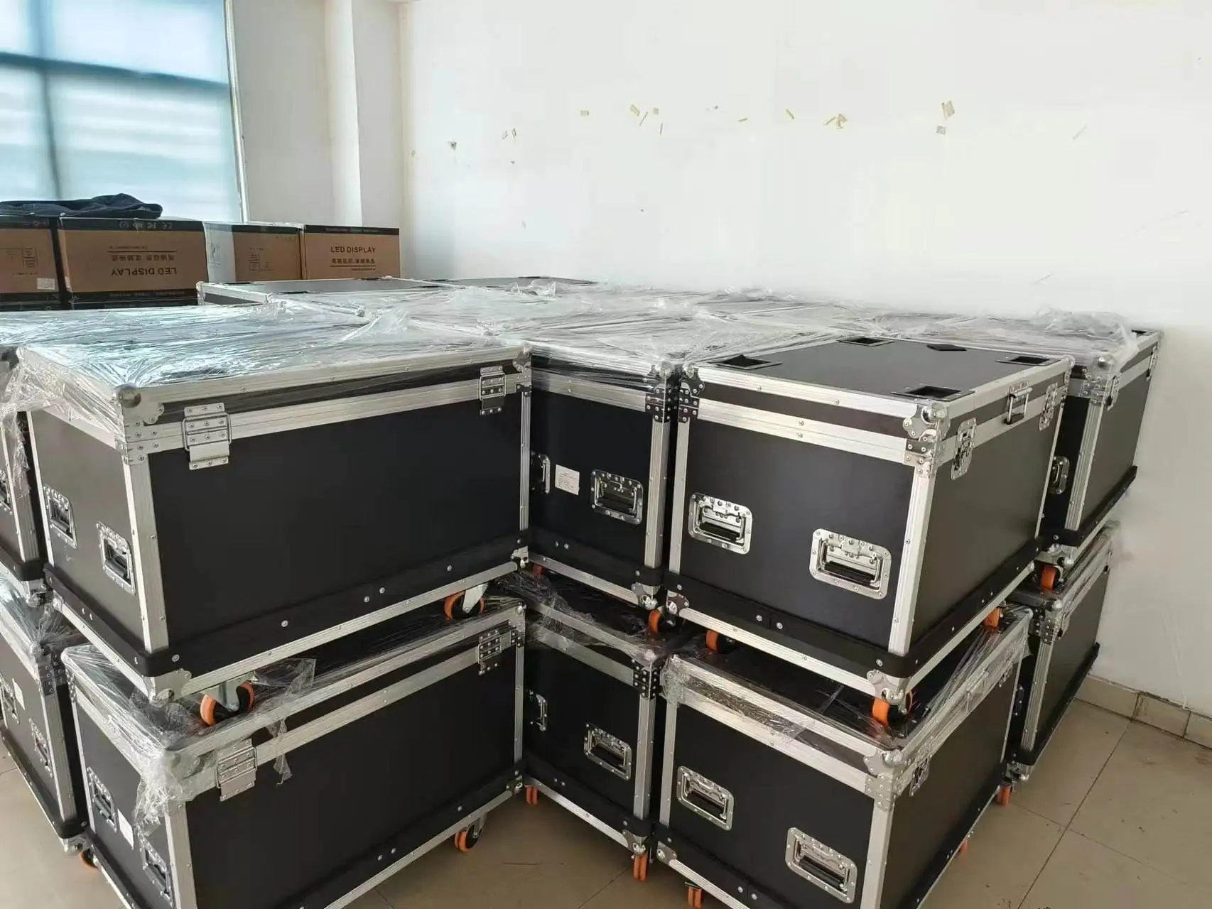 Sturdy HDPE Flight Case Waterproof Portable Road Storage Trunk For Stage Equipment & Tools