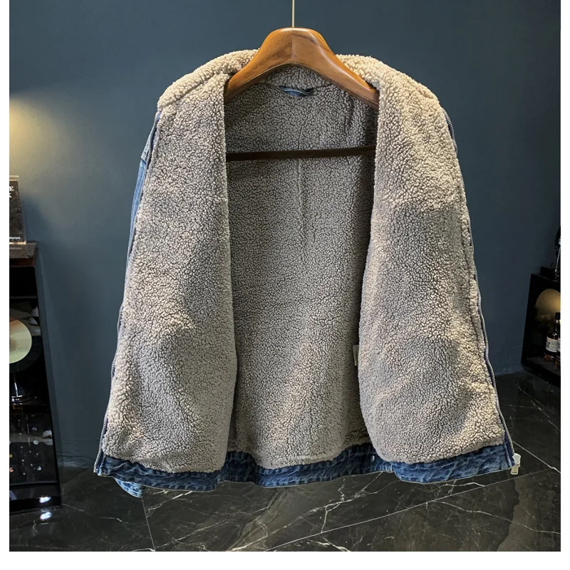 

Thick denim jacket with added fleece for men in winter, warm, retro, trendy, nostalgic and fashionable